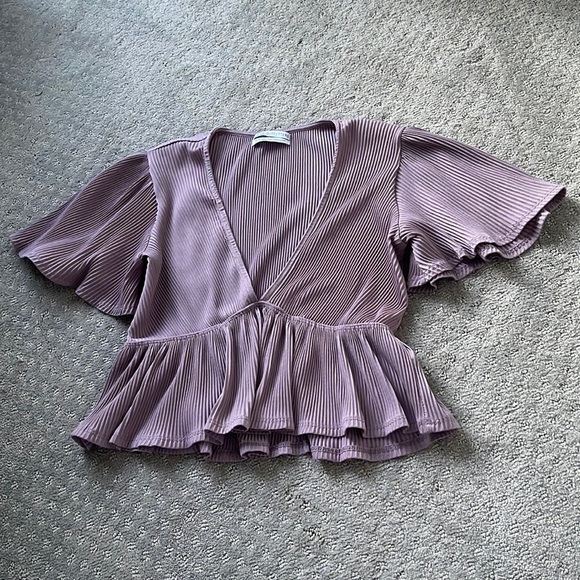 Urban Outfitters Tops - Urban Outfitters Dusty Purple Smitten Ribbed Peplum Plunging Flutter Crop Top